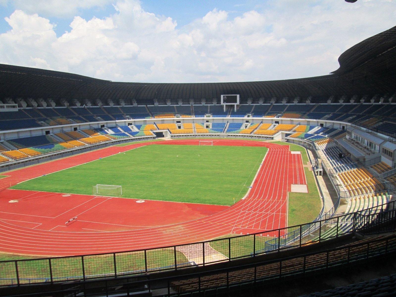 stadion jawa barat 1