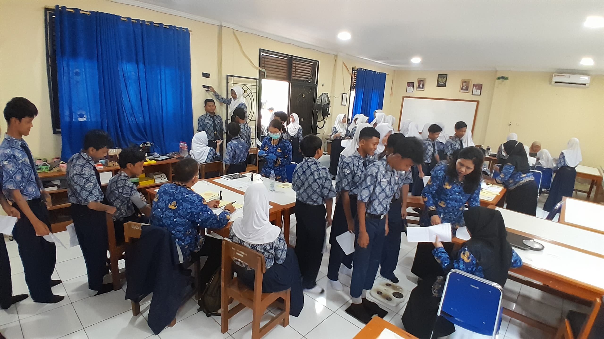 Puskesmas Cimpaeun di SMPN 16 Depok 2