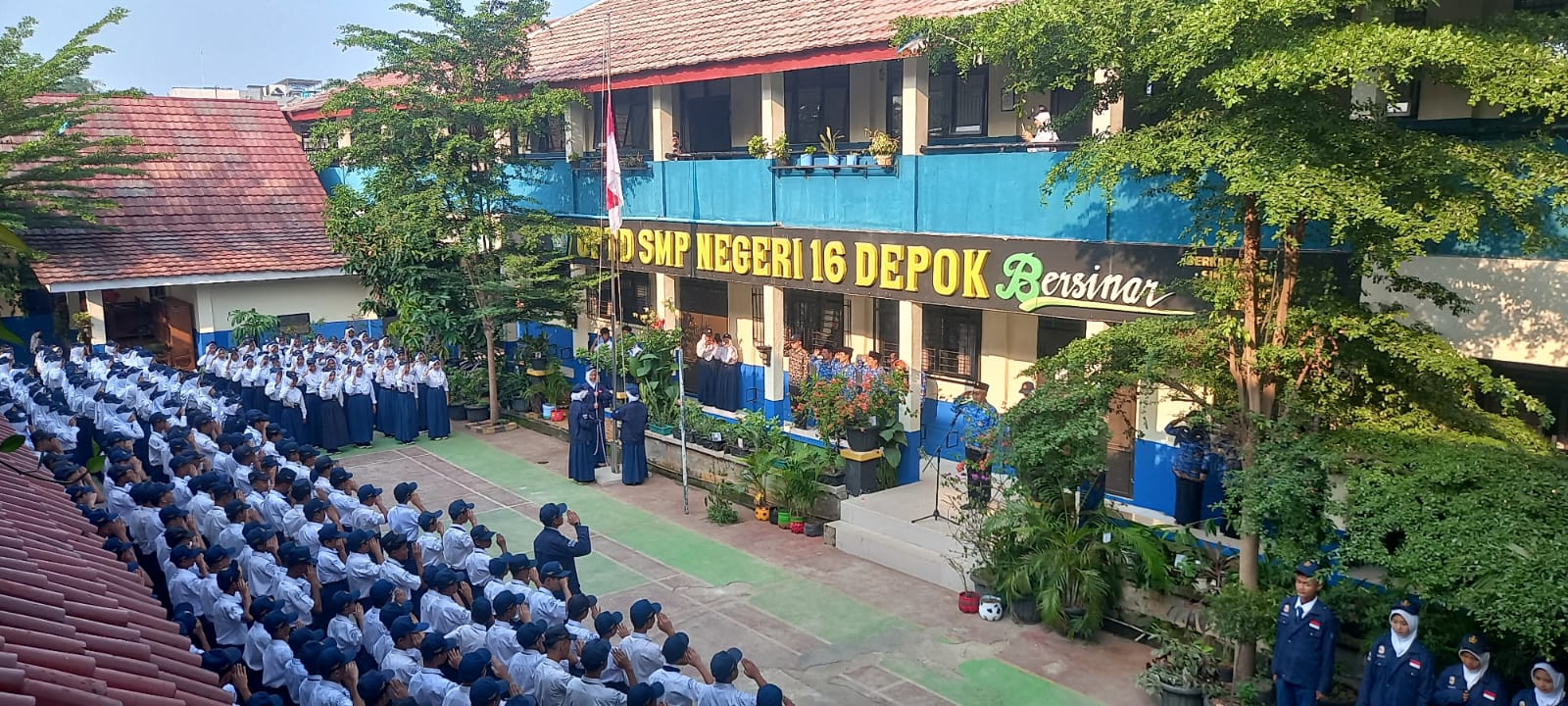 SMPN 16 Depok penghargaan PNS 2