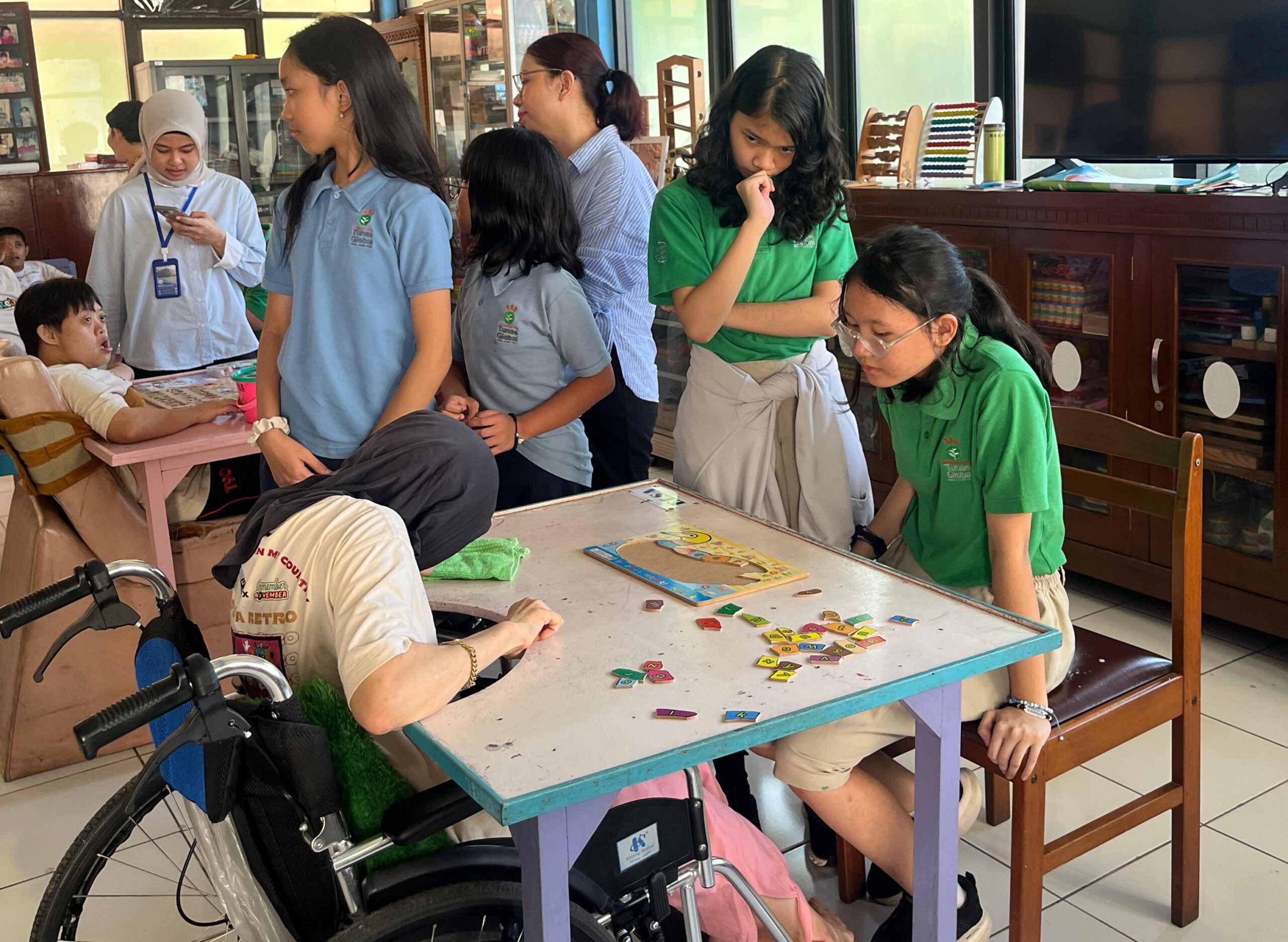 Siswa Kristen Sekolah Tunas Global Depok 2