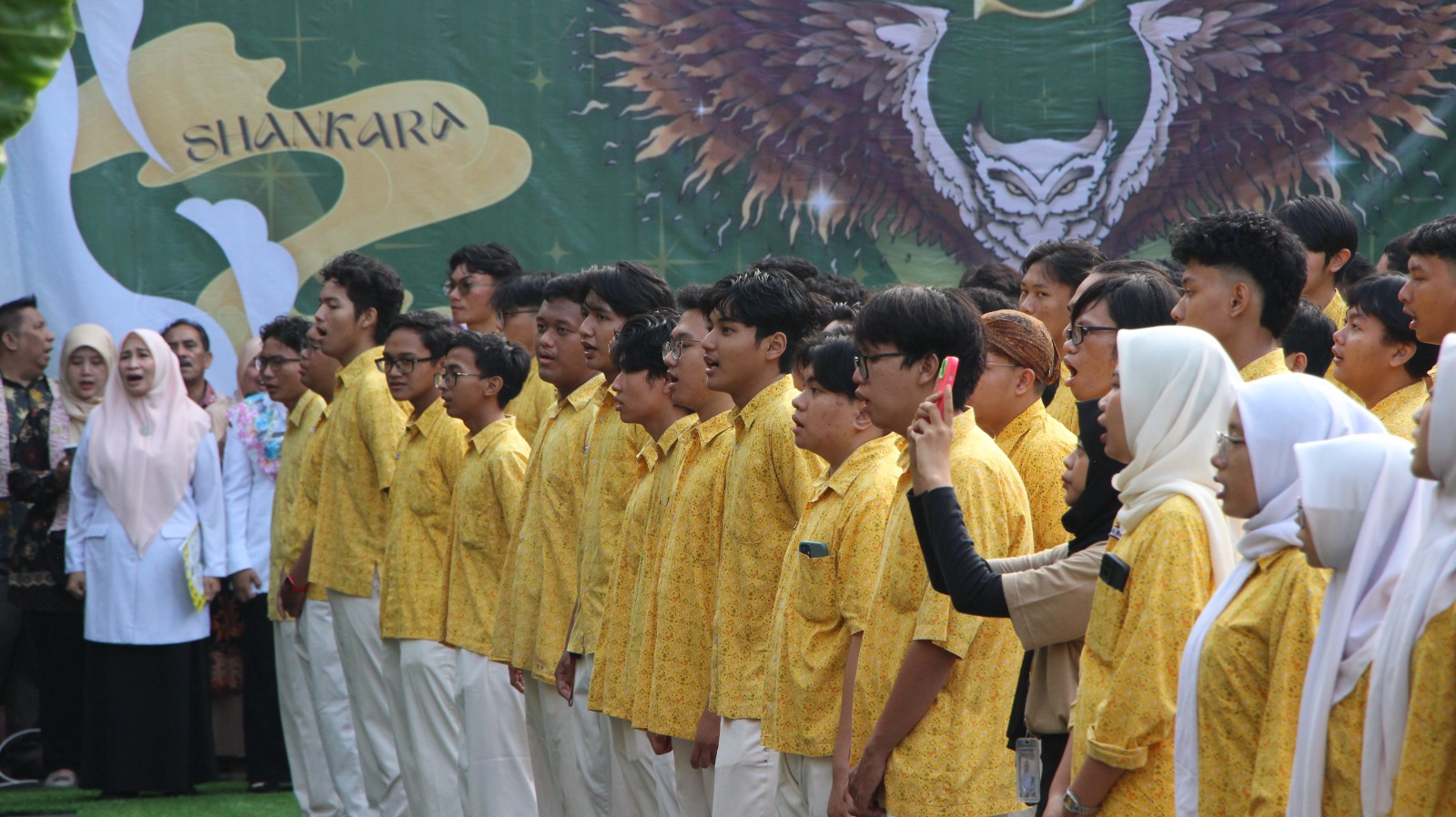 Lulusan SMAN 3 Depok 1