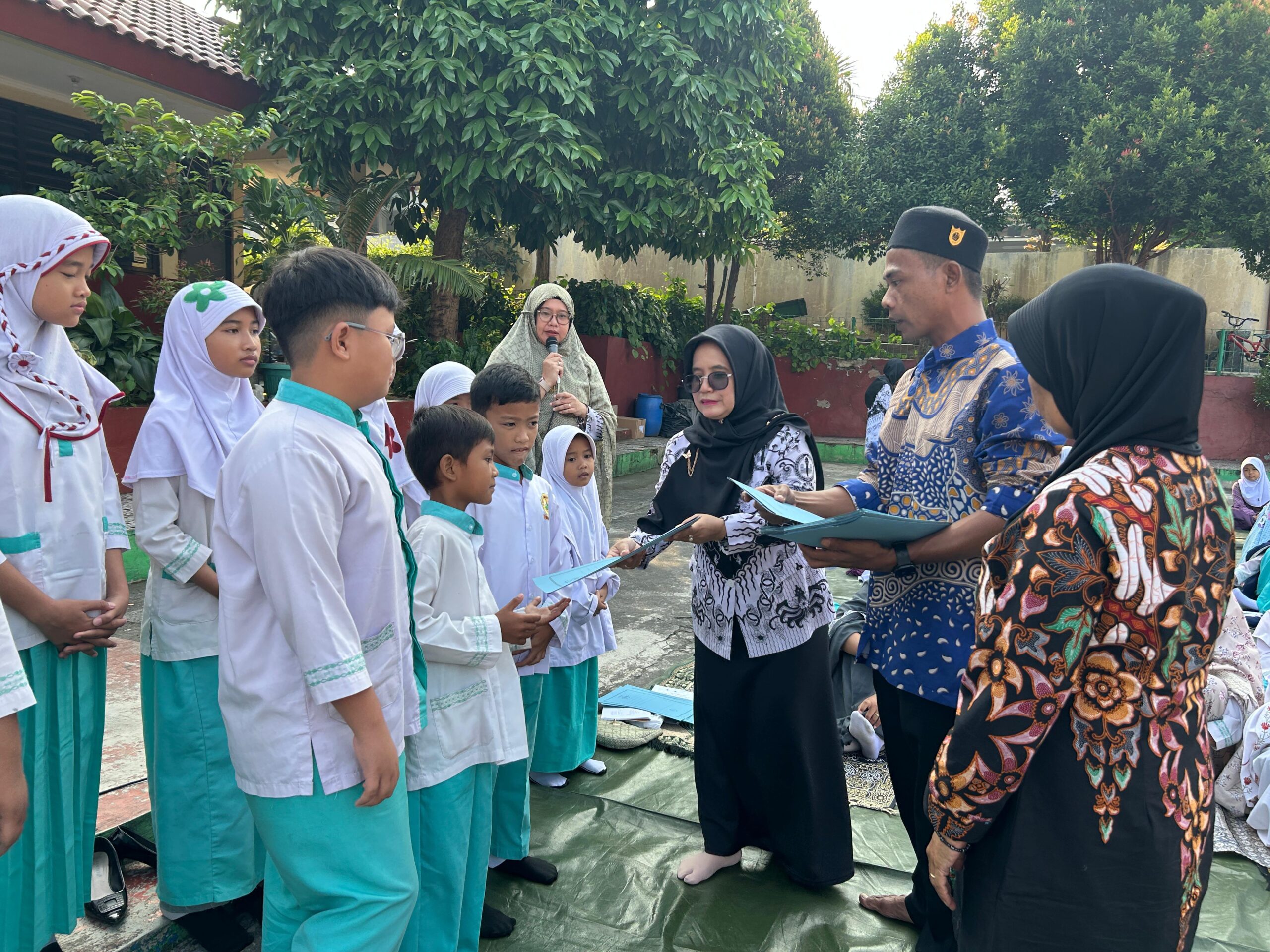 SDN Mekarjaya 5 santunan anak yatim 2