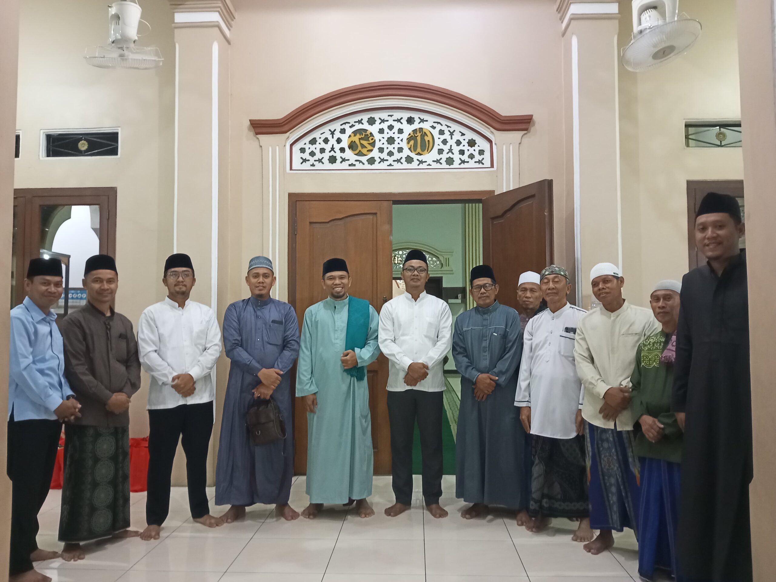 Santunan warga pondok petir depok 2