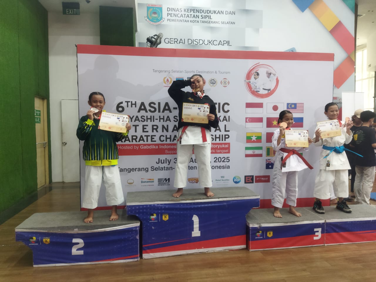 Juara Karate SDN RRI Cisalak 2