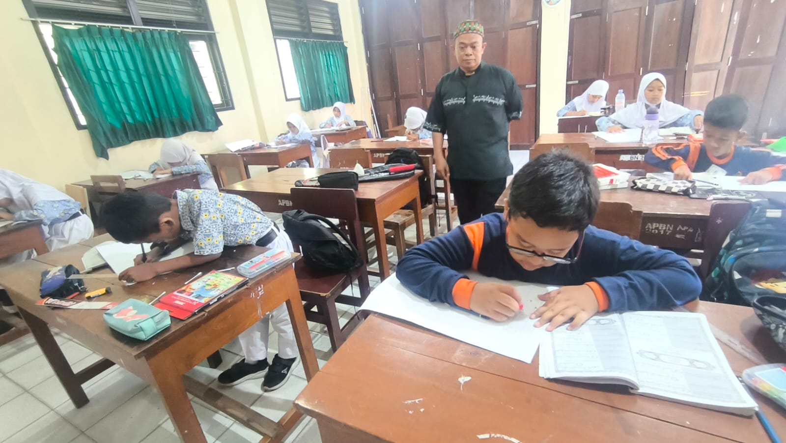 SDN Mekarjaya 12 gelar bulan bahasa 5