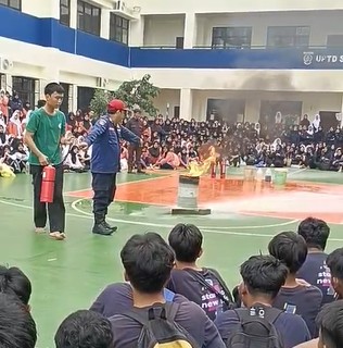 SMPN 13 Depok Mitigas bencana 1