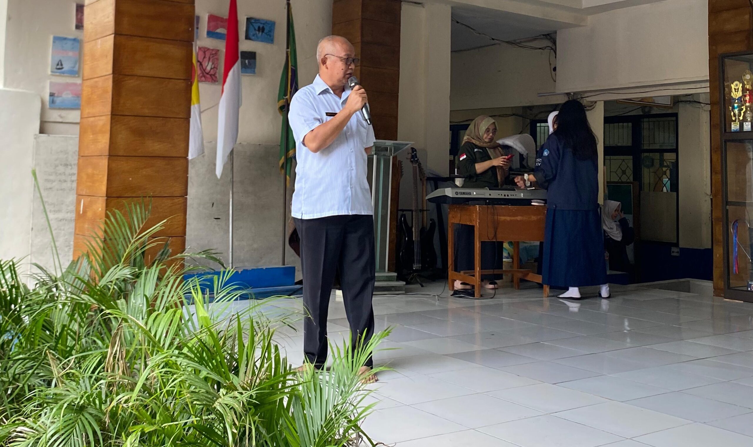 SMPN 16 Depok Bulan Bahasa 1