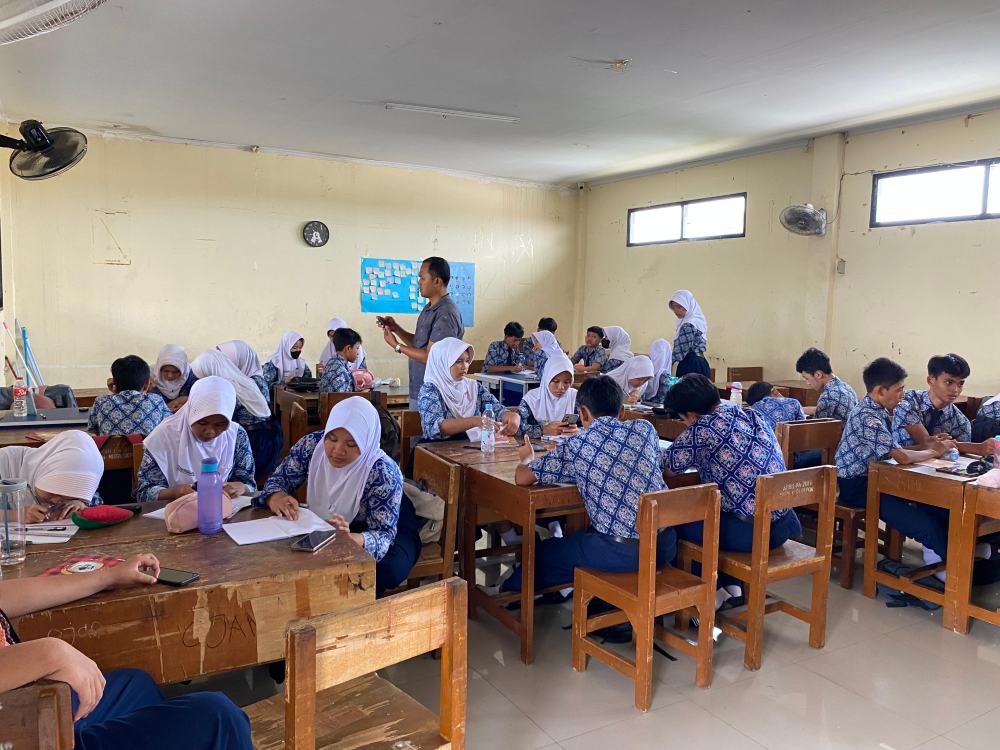 SMPN 16 Depok Bulan Bahasa 4