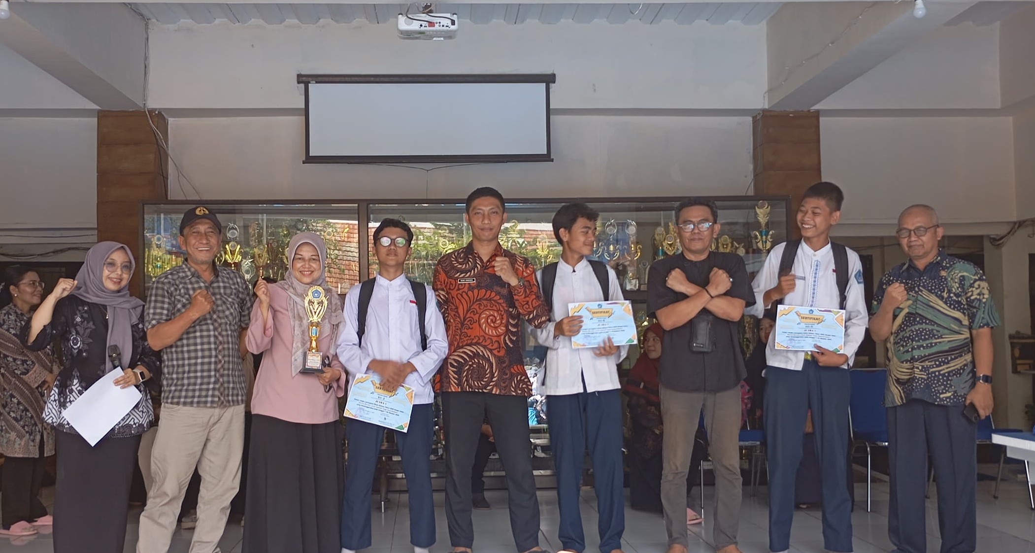 SMPN 16 Depok Bulan Bahasa 5