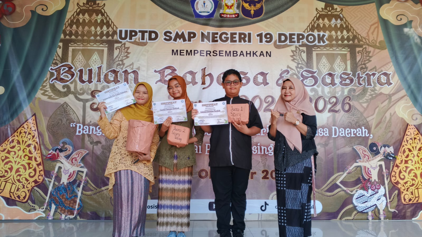 SMPN 19 Depok bulan bahasa 1