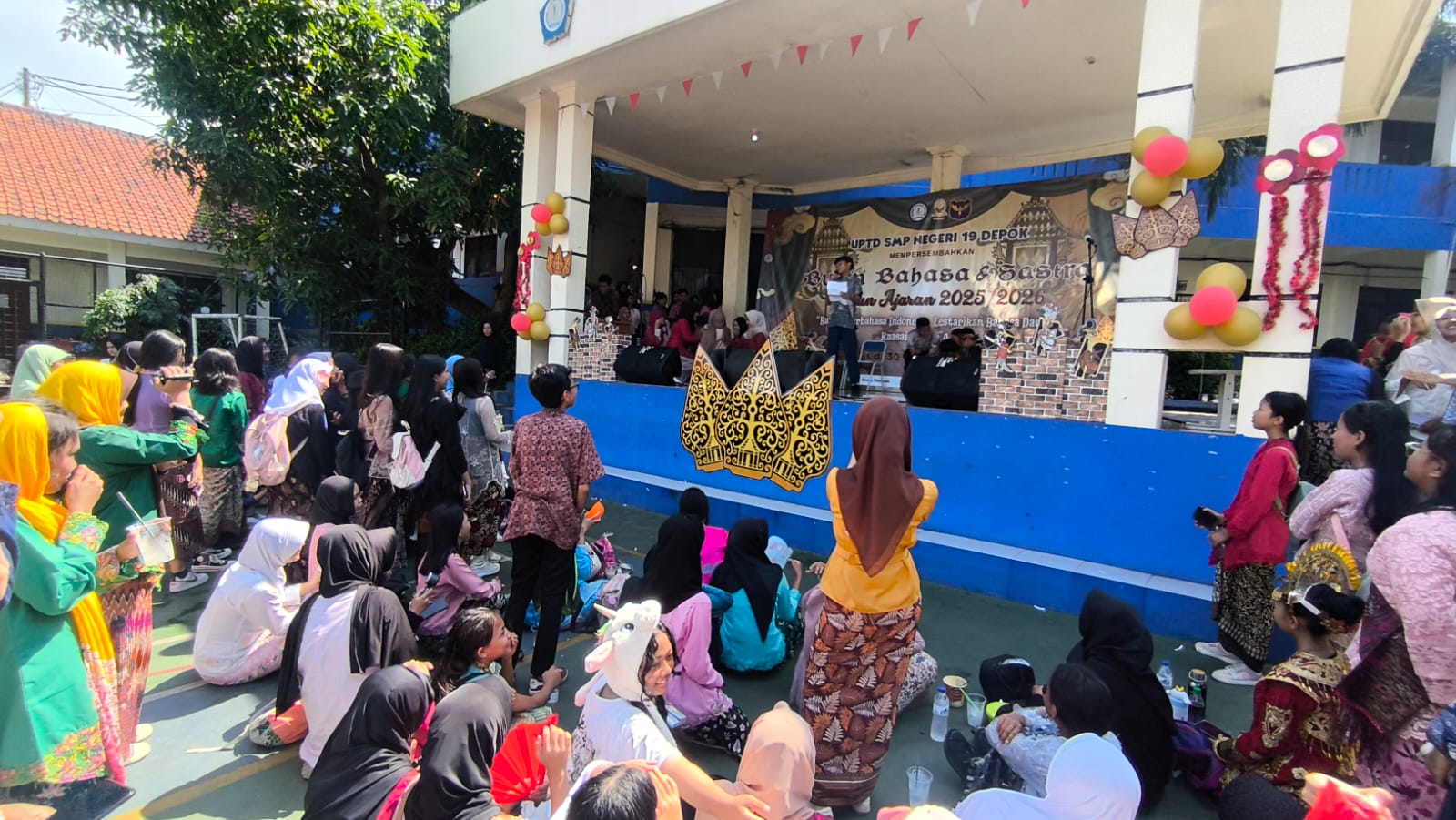 SMPN 19 Depok bulan bahasa 4