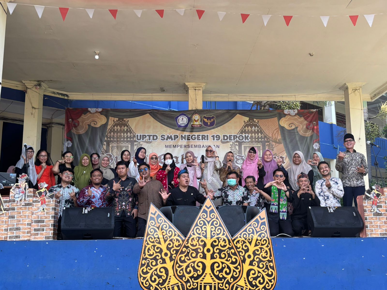 SMPN 19 Depok bulan bahasa 5