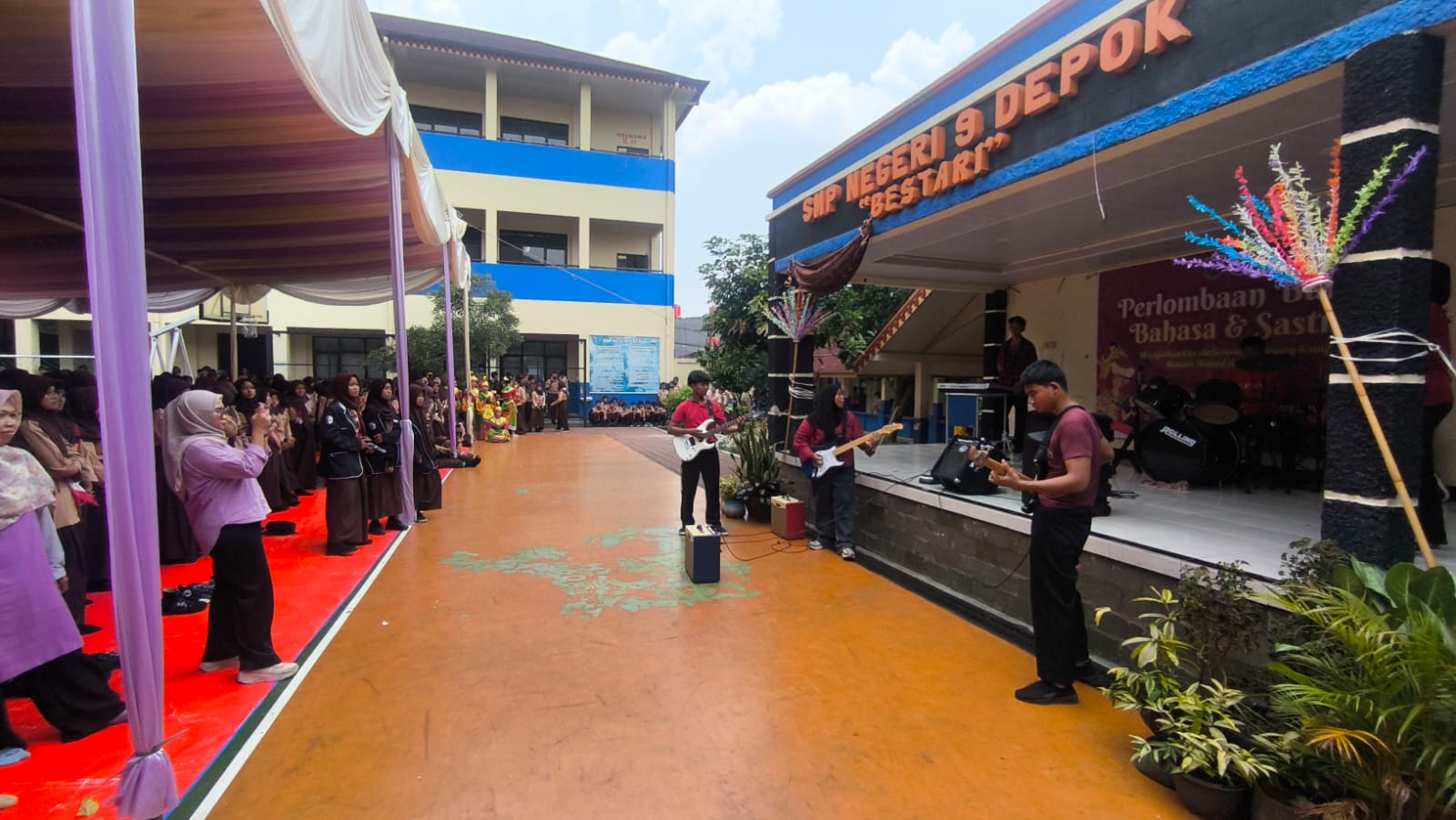 SMPN 9 Depok pentas seni bulan bahasa 9