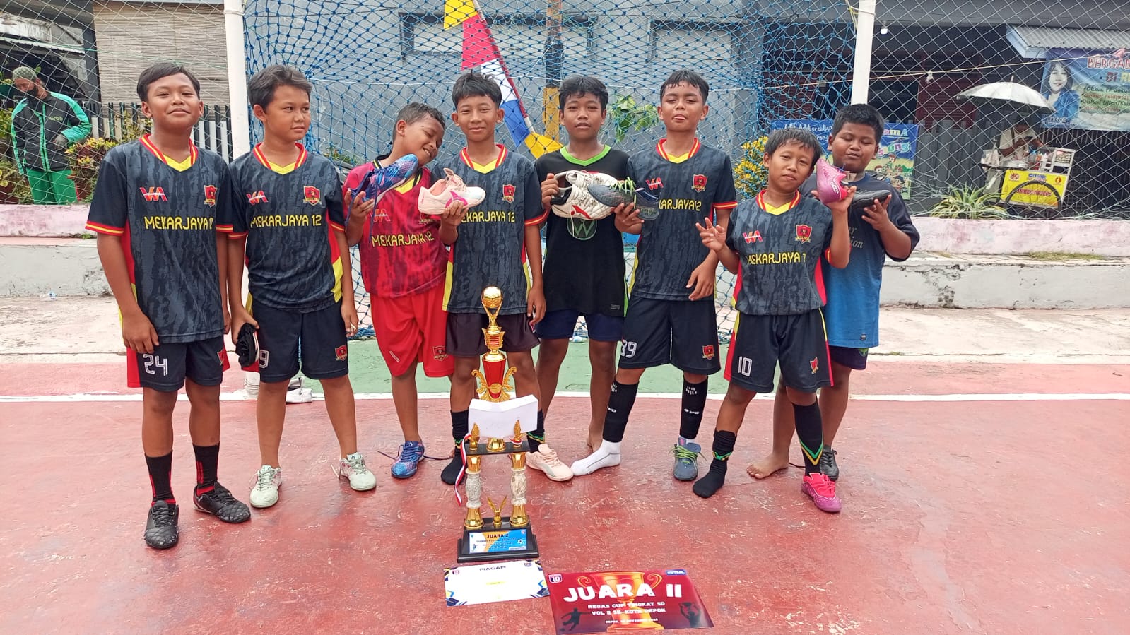 SDN Mekarjaya 12 juara futsal 2
