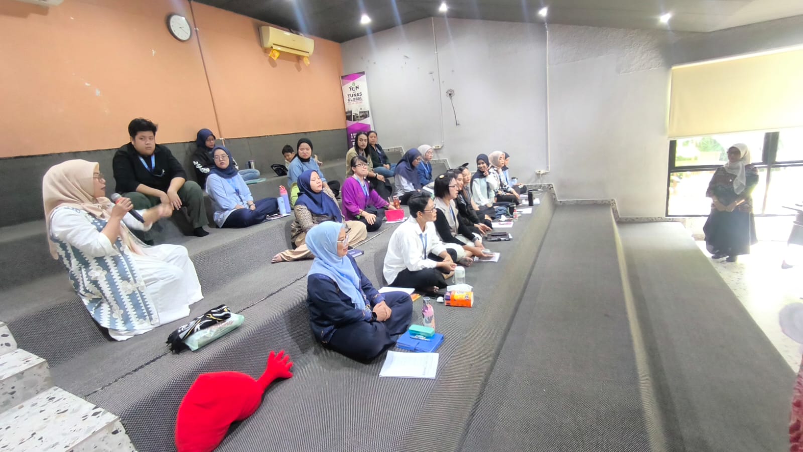 Pelatihan guru di KB-TK Tunas Global Depok 3