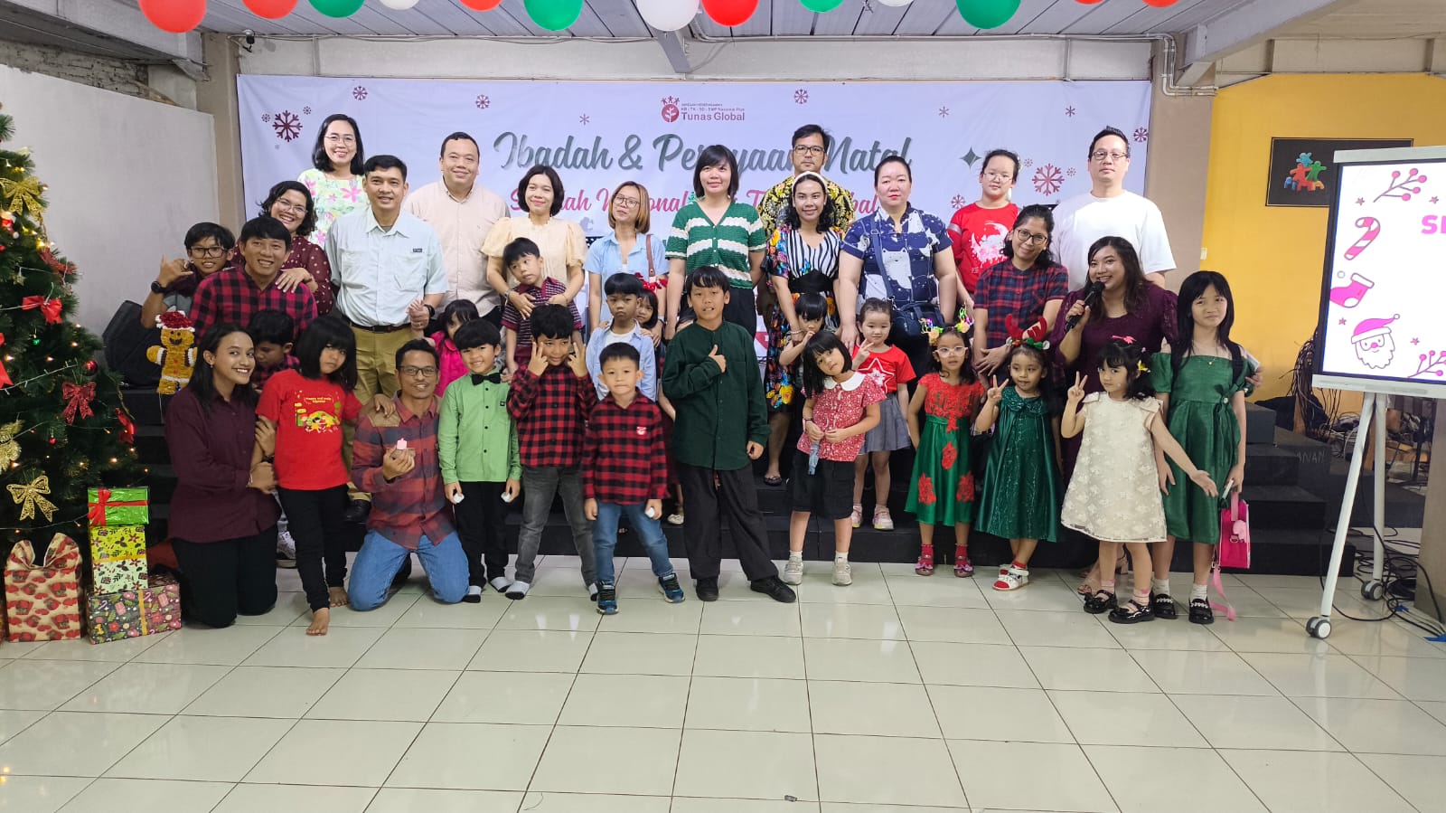 Perayaan Natal di Sekolah NP Tunas Global 2
