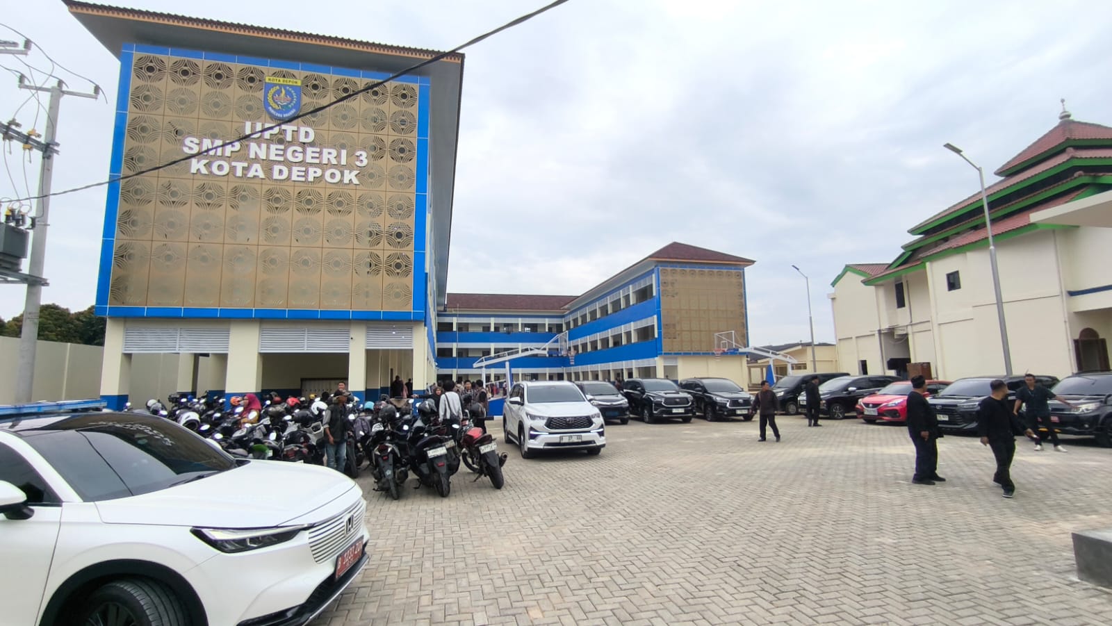 Wali Kota Depok resmikan gedung SMPN 3 Depok 1