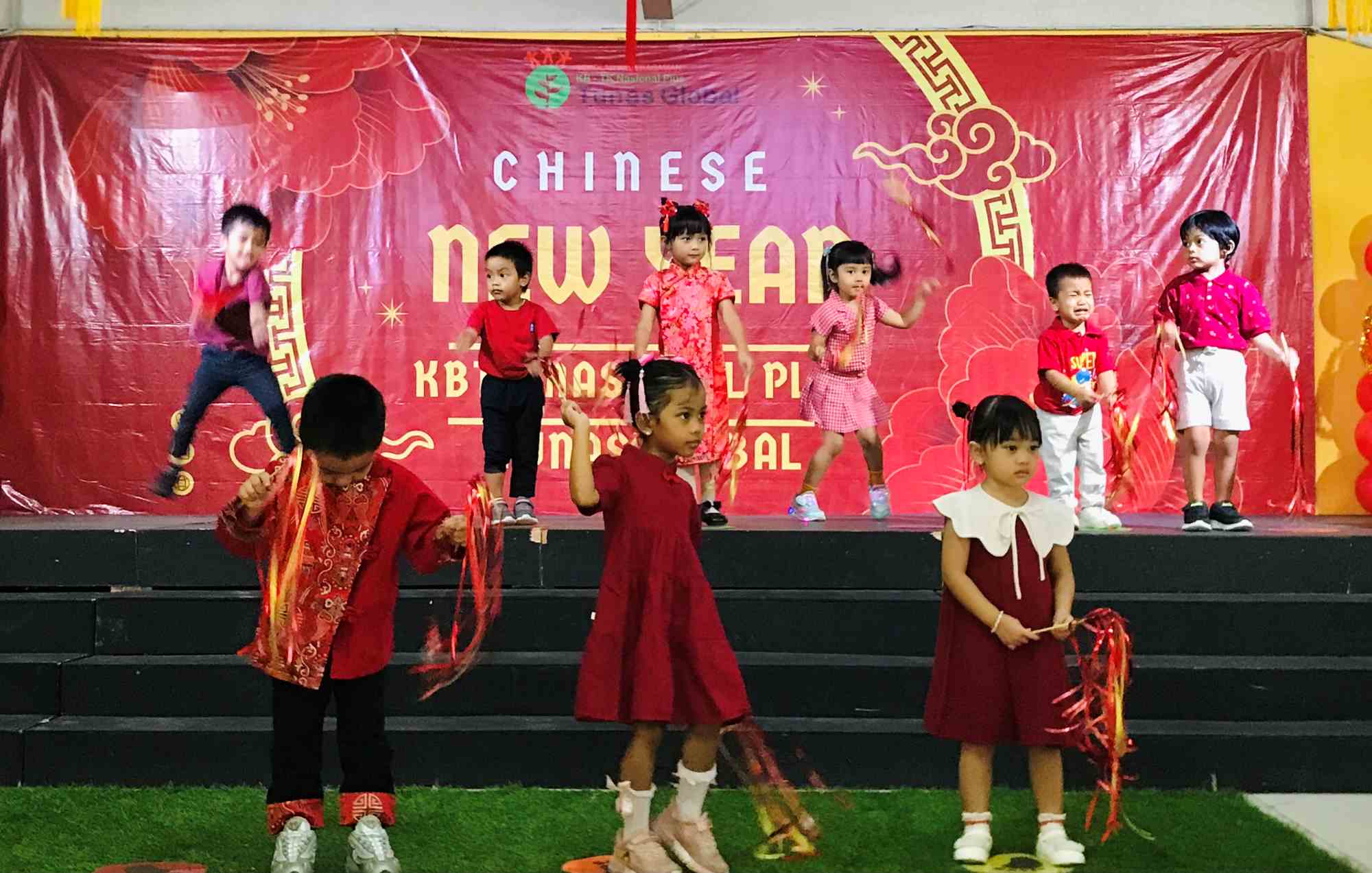 KB-TK NP Tunas Global rayakan imlek 1