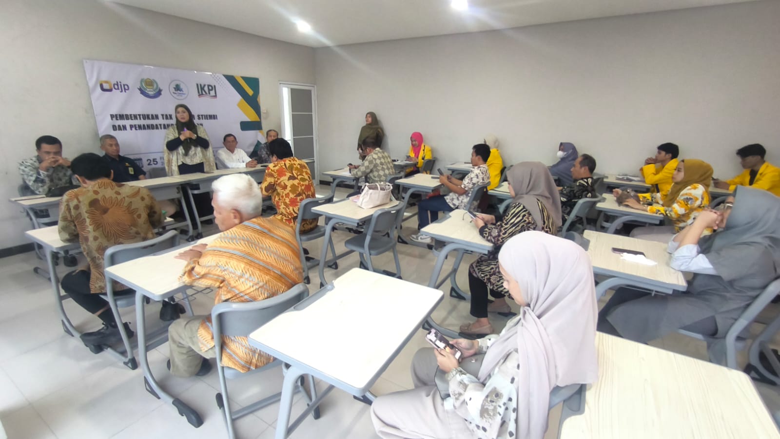 STIE MBI resmikan Tax Center 3