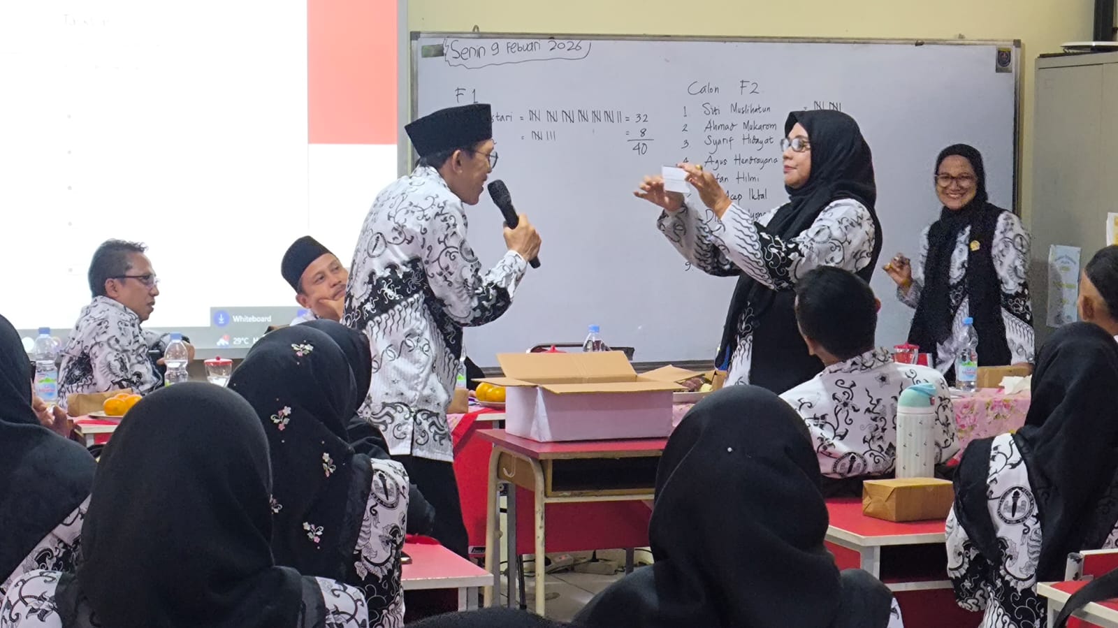 Sri Lestari Pimpin Ranting 4 PGRI Kecamatan Sukmajaya 3