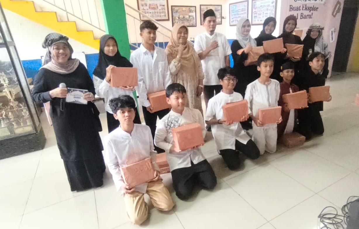 Amara dari SMPN 1 Depok 1