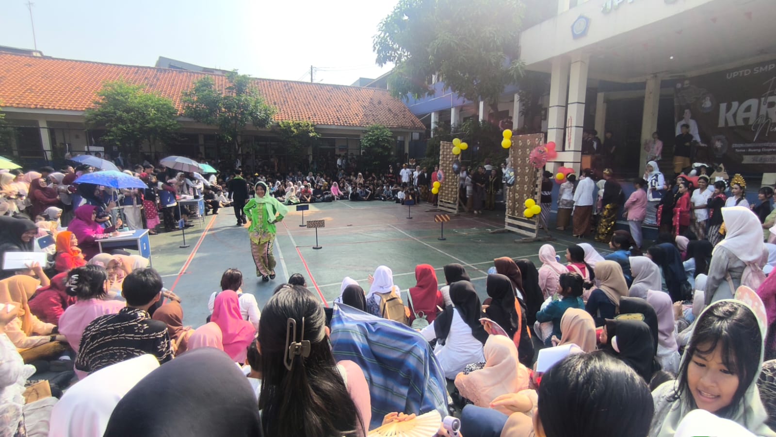 Hari Kartini di SMPN 19 Depok 1