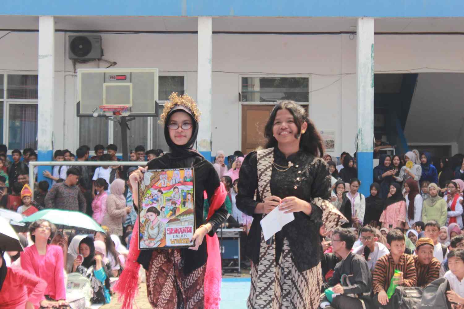 Hari Kartini di SMPN 22 Depok 1
