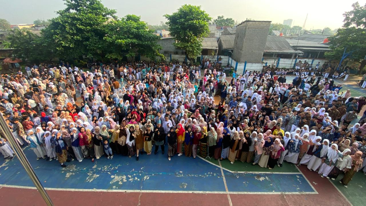 Hari Kartini di SMPN 26 Depok 1