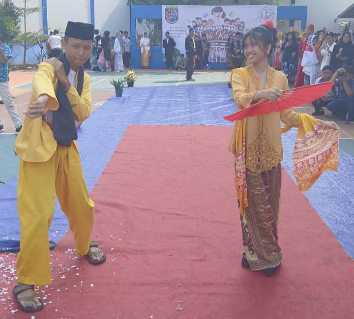 Hari Kartini di SMPN 30 Depok 2