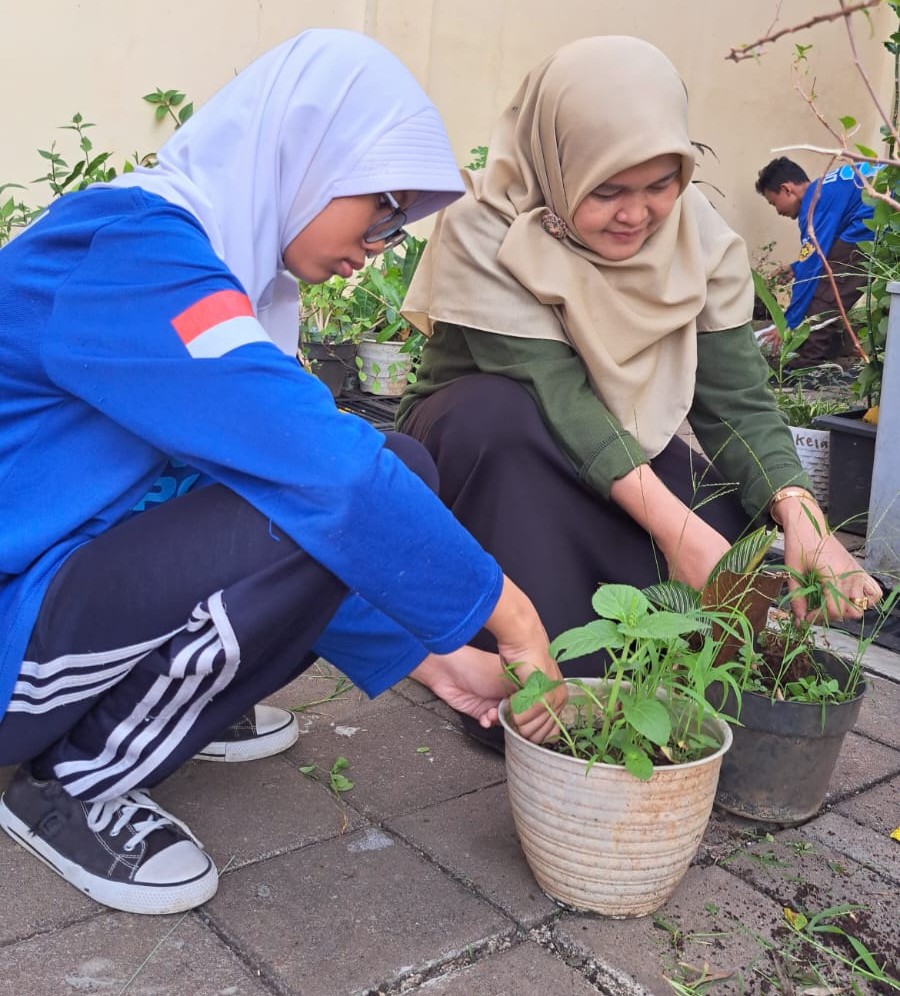 Peringatan Hari Bumi di SMPN 29 Depok 1
