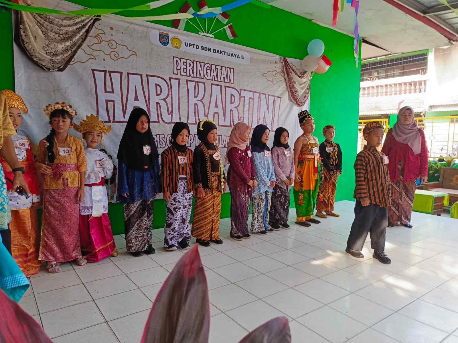 Hari Kartini di SDN Baktijaya 5 g