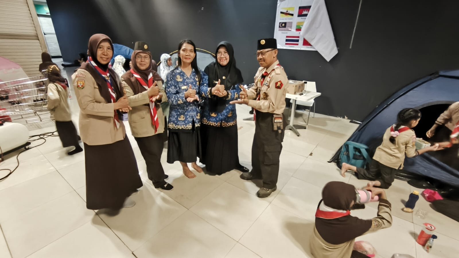 Kwaran Kecamatan Sukmajaya gelar persari di dalam mal 3