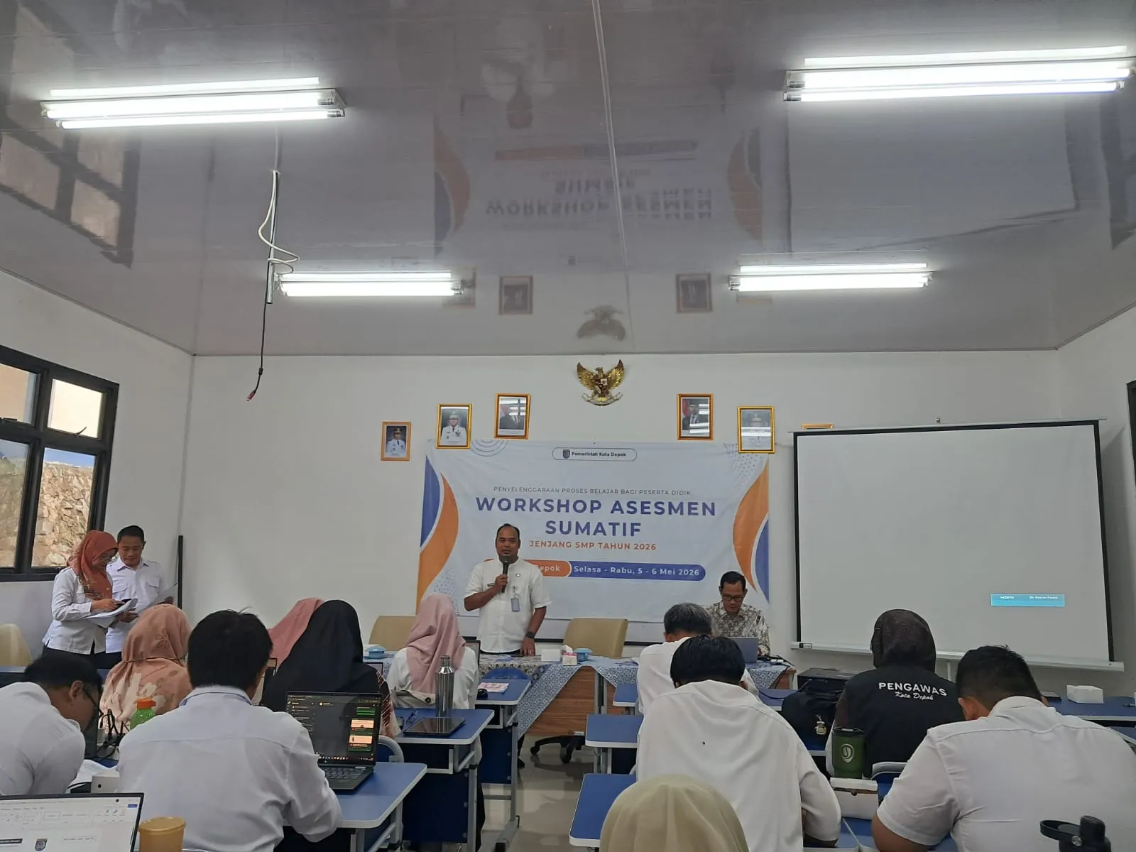 Pelatihan untuk MGMP SMP Kota Depok 2