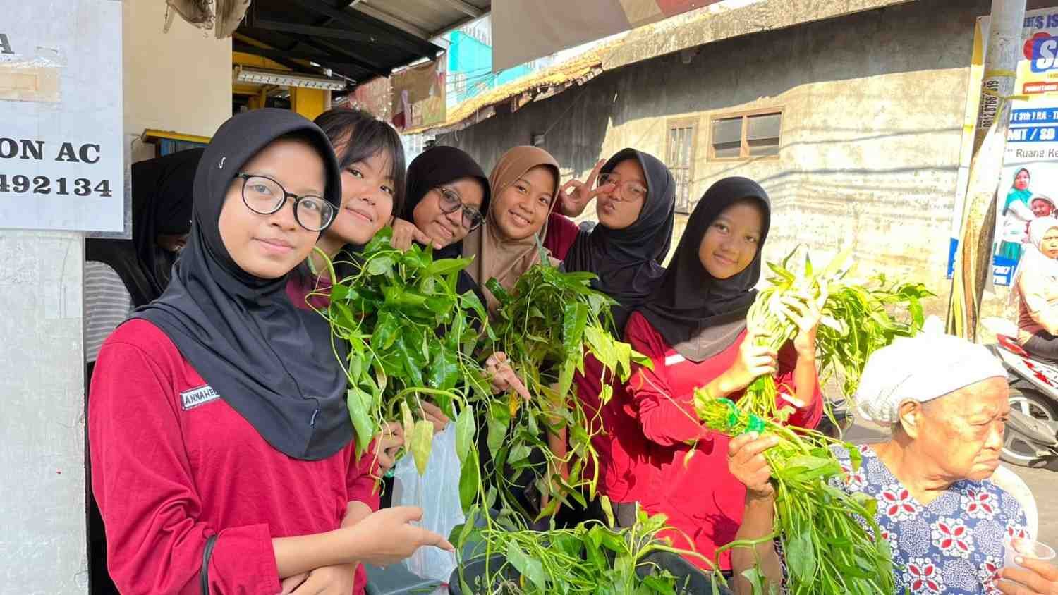 SMPN 34 Depok dan green House 1