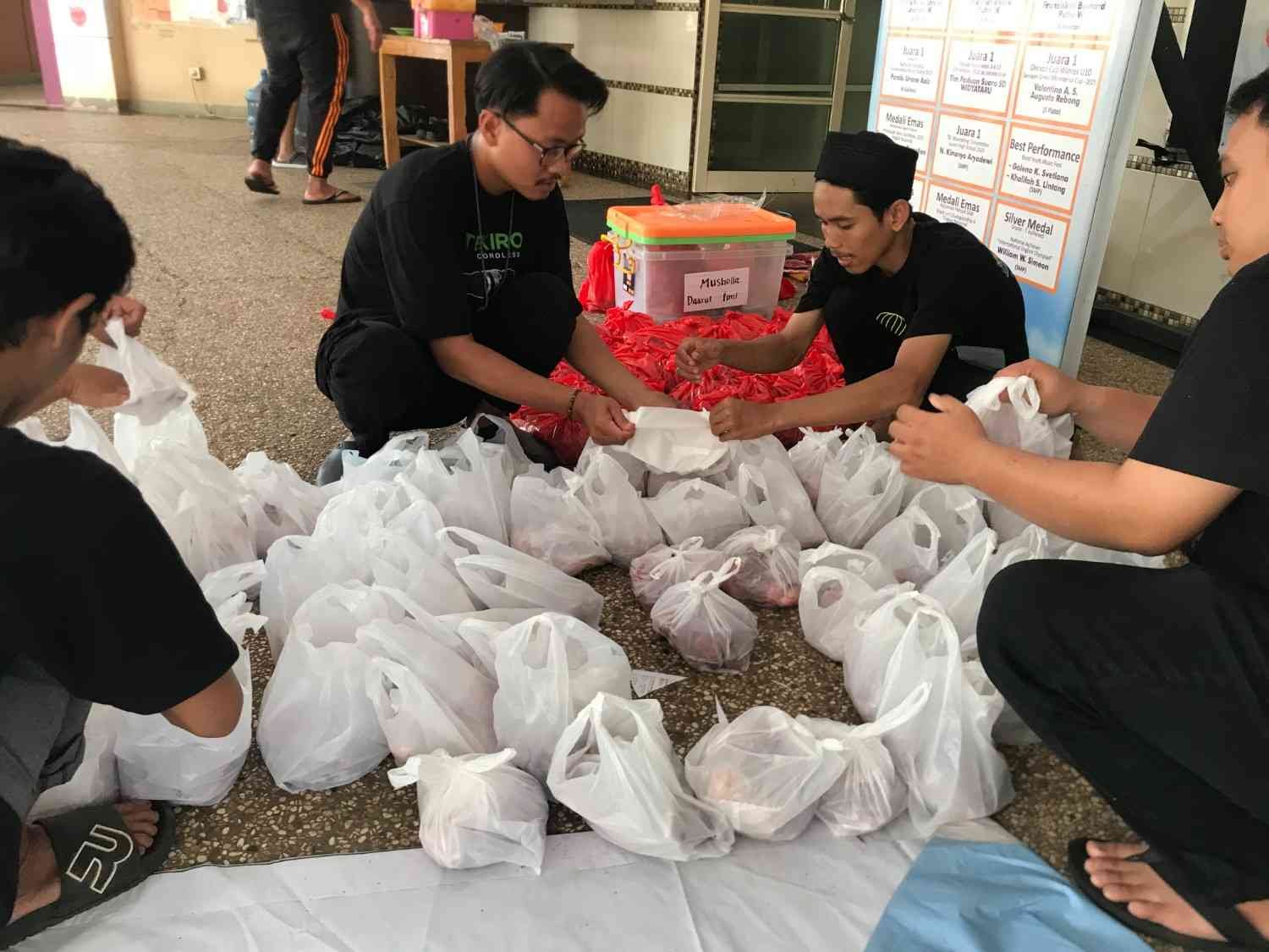 Sekolah Tunas Global potong hewan kurban 1