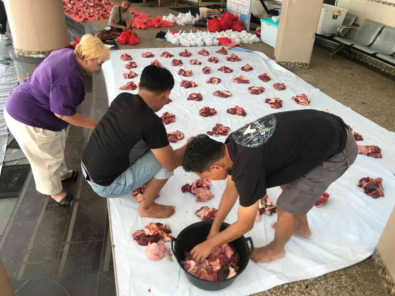 Sekolah Tunas Global potong hewan kurban 3