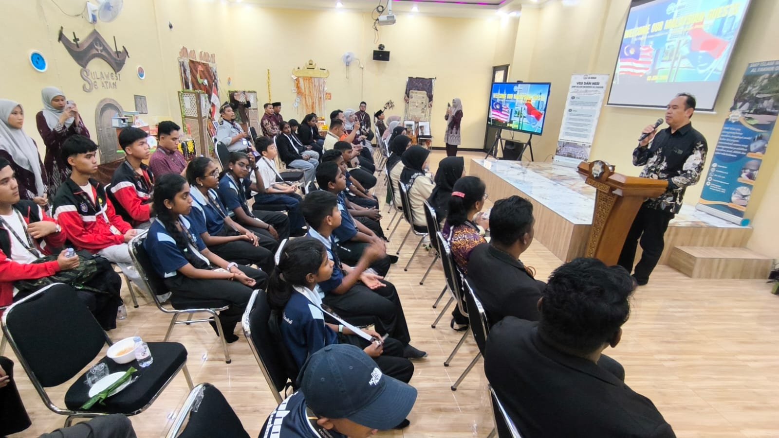 SMP Islam Modern Al Fakhir terima siswa Malaysia 5