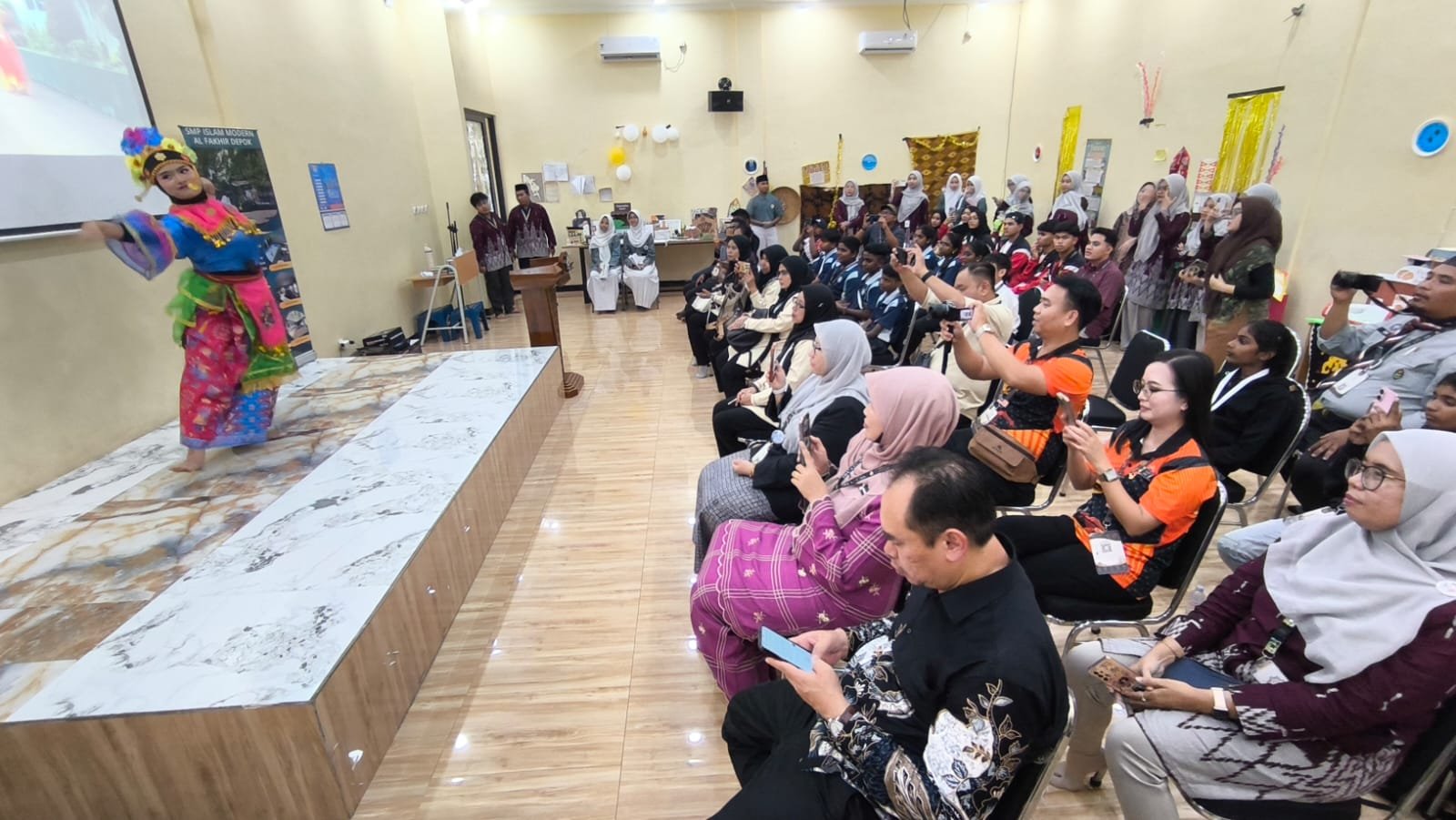 SMP Islam Modern Al Fakhir terima siswa Malaysia 6