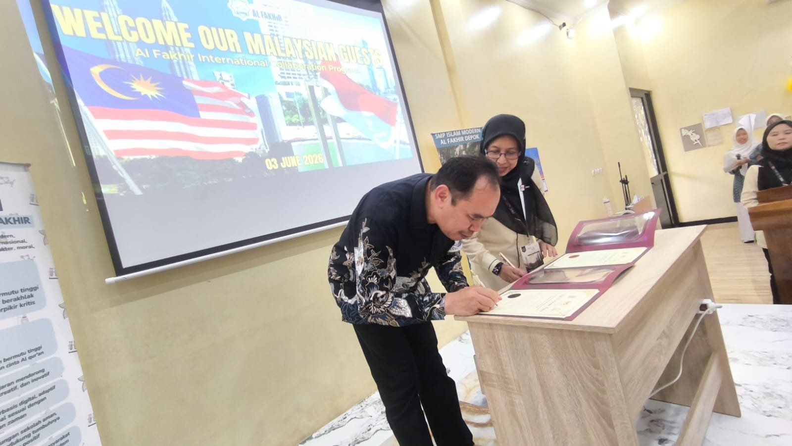 SMP Islam Modern Al Fakhir terima siswa Malaysia 9