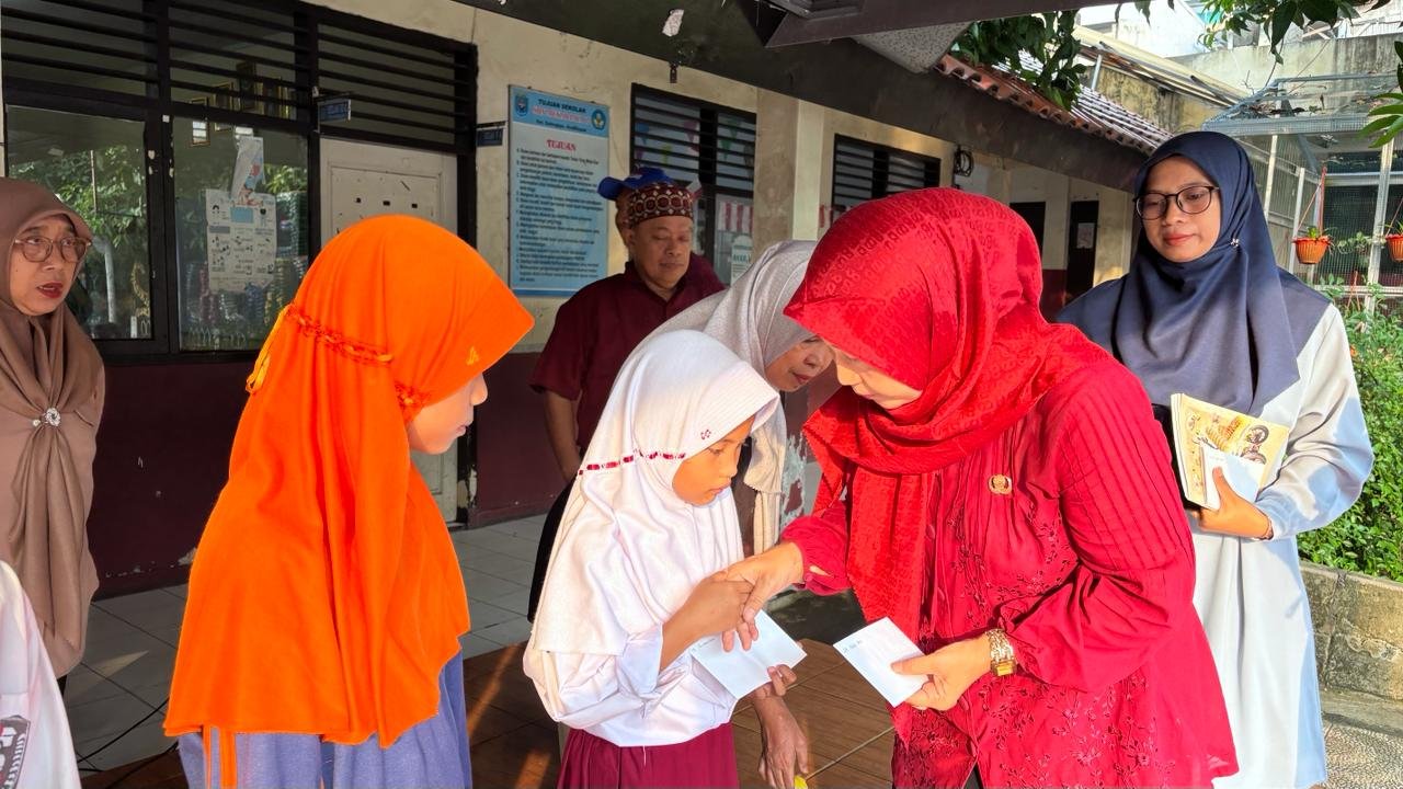 Santunan SDN Mekarjaya 12 a