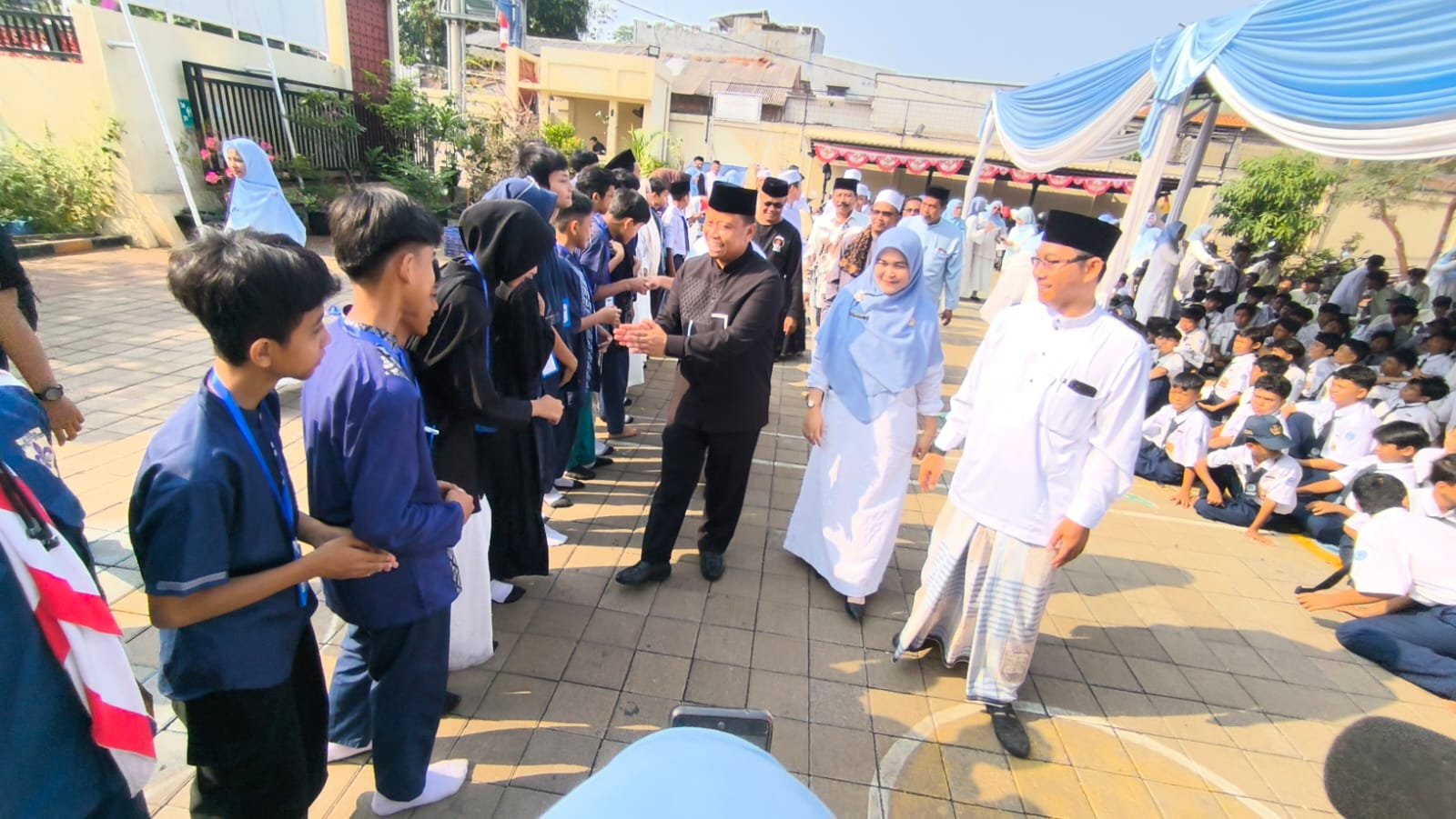 Foto SMPN 29 Depok resmikan nama musala 4
