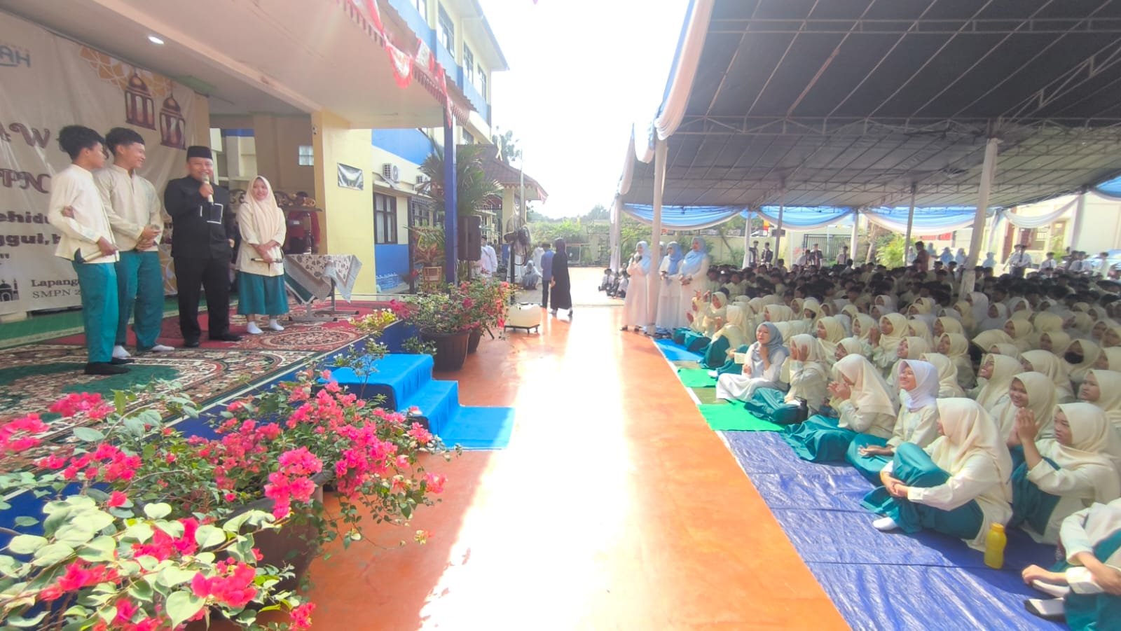 Foto SMPN 29 Depok resmikan nama musala 7