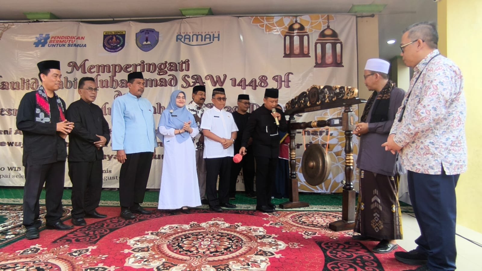 Foto SMPN 29 Depok resmikan nama musala 9