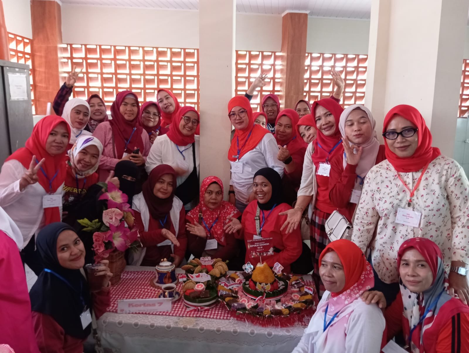 SMPN 18 Depok dan komite 3
