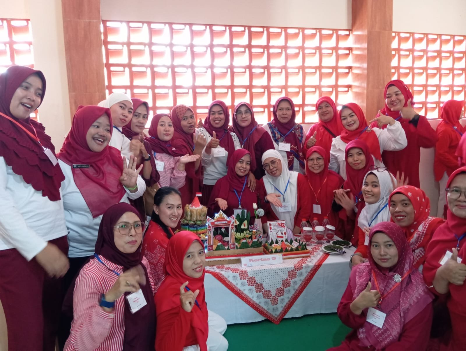 SMPN 18 Depok dan komite 5