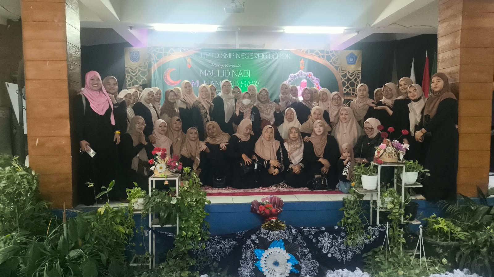 SMPN 16 Depok adakan maulid nabi 3