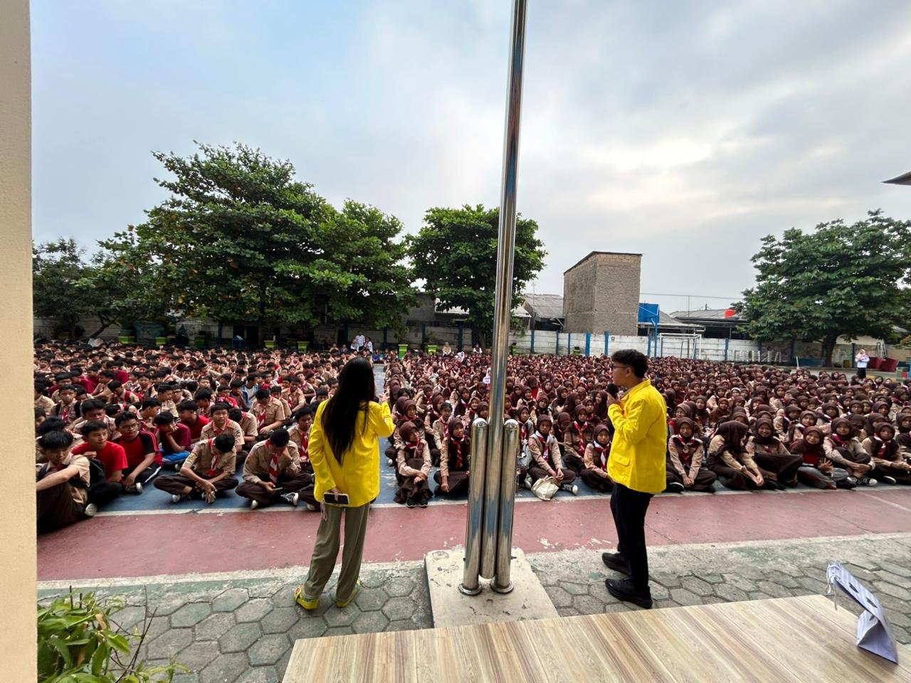 SMPN 26 Depok dengan komite dan alumni 1