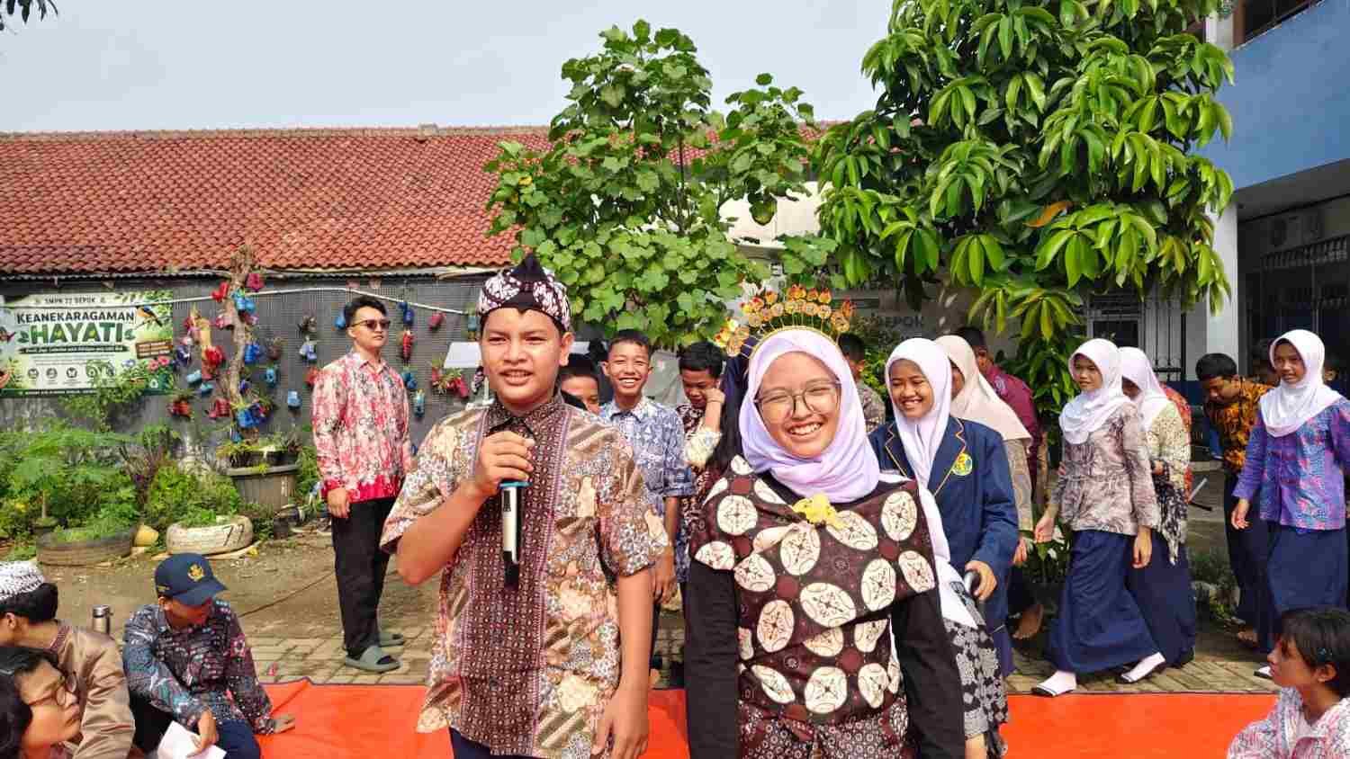 SMPN 22 Depok berbatik 2