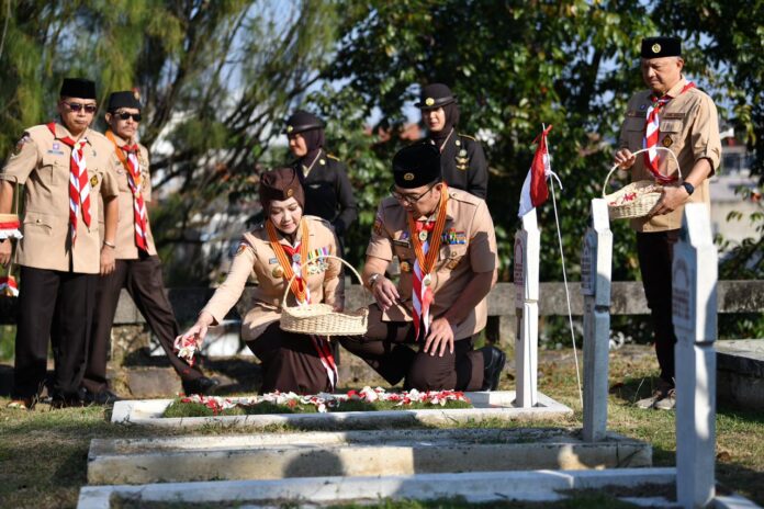 Tabur Bunga pramuka ridwan kamil