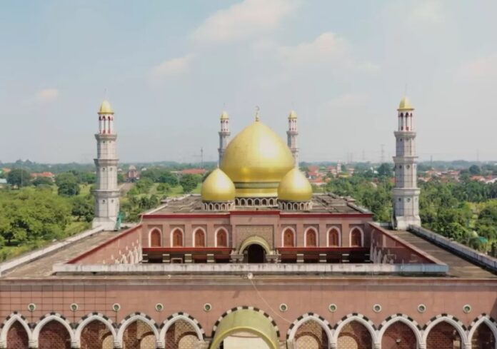 Masjid kubah emas di depok